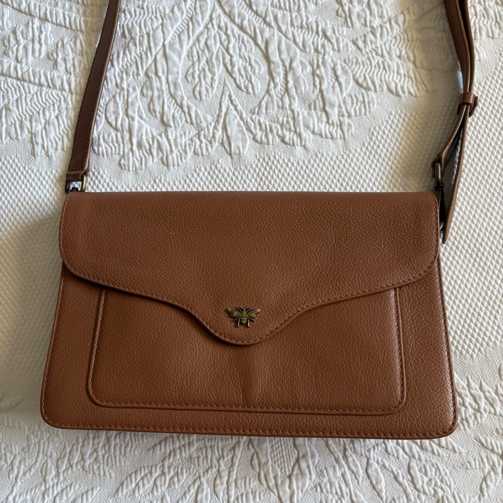 Sophia Allport leather Bees Mabel leather bag handbag crossbody Minimalist chic